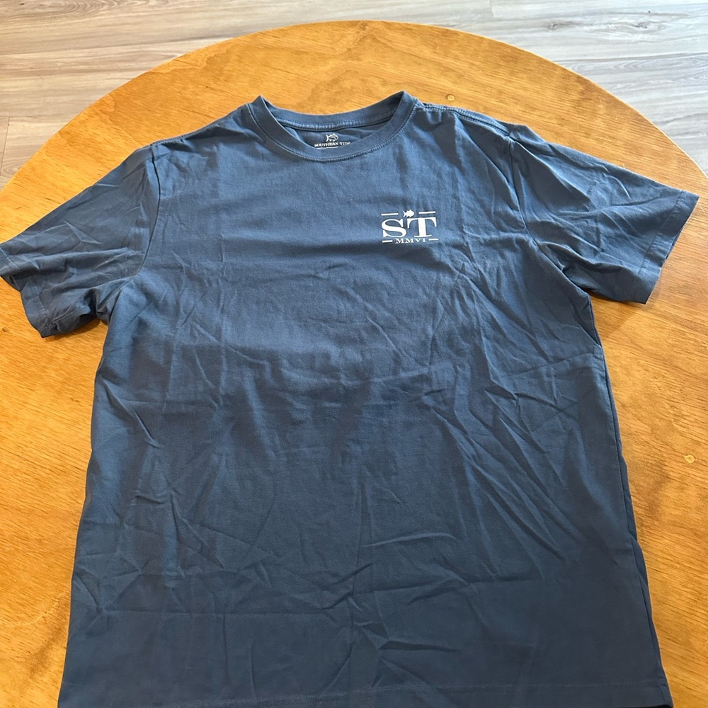 Southern Tide T shirt